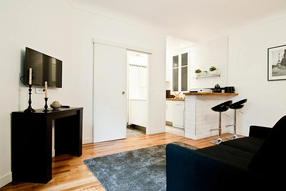 Elegant Appartement Proche Champs Elysees location