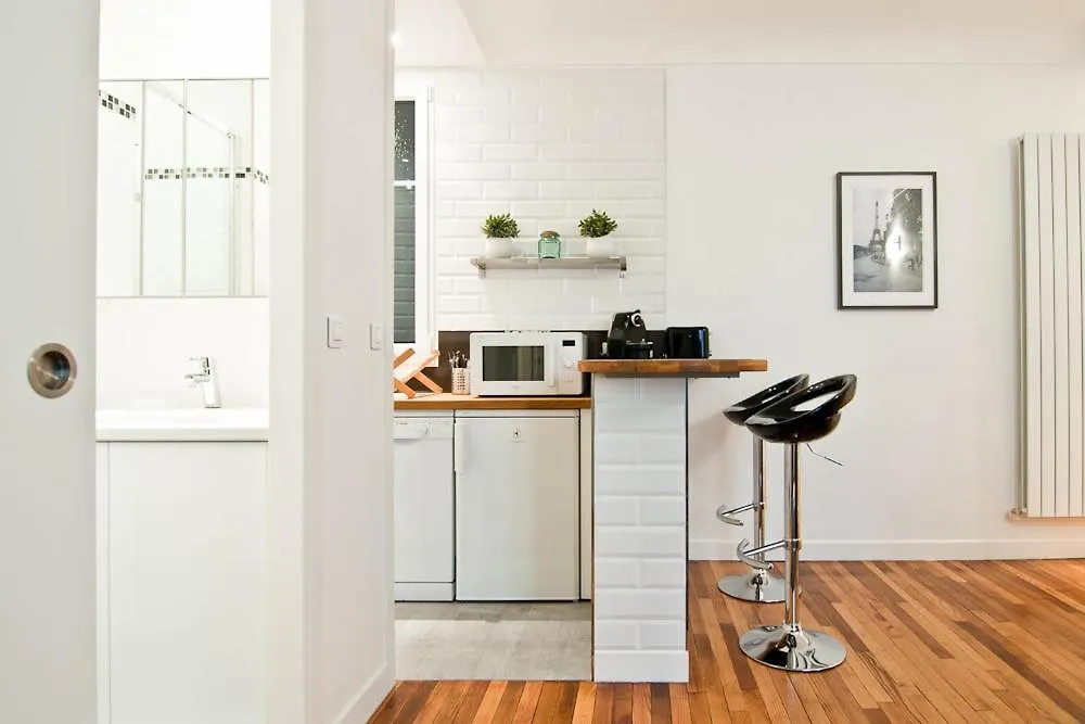 Elegant Appartement Proche Champs Elysees Paris