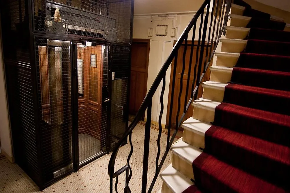Elegant Appartement Proche Champs Elysees Paris Apartment