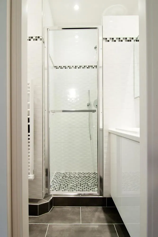 Elegant Appartement Proche Champs Elysees Parigi Appartamento
