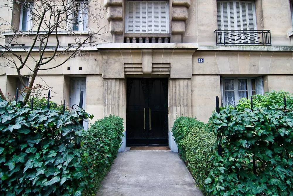 Appartamento Elegant Appartement Proche Champs Elysees Parigi